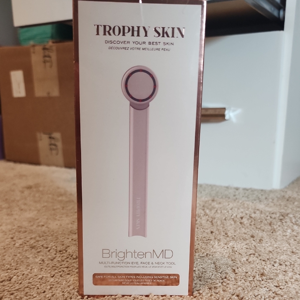 Trophy Skin BrightenMD Face & Neck Tool New Sealed Heat Therapy, High Power LED